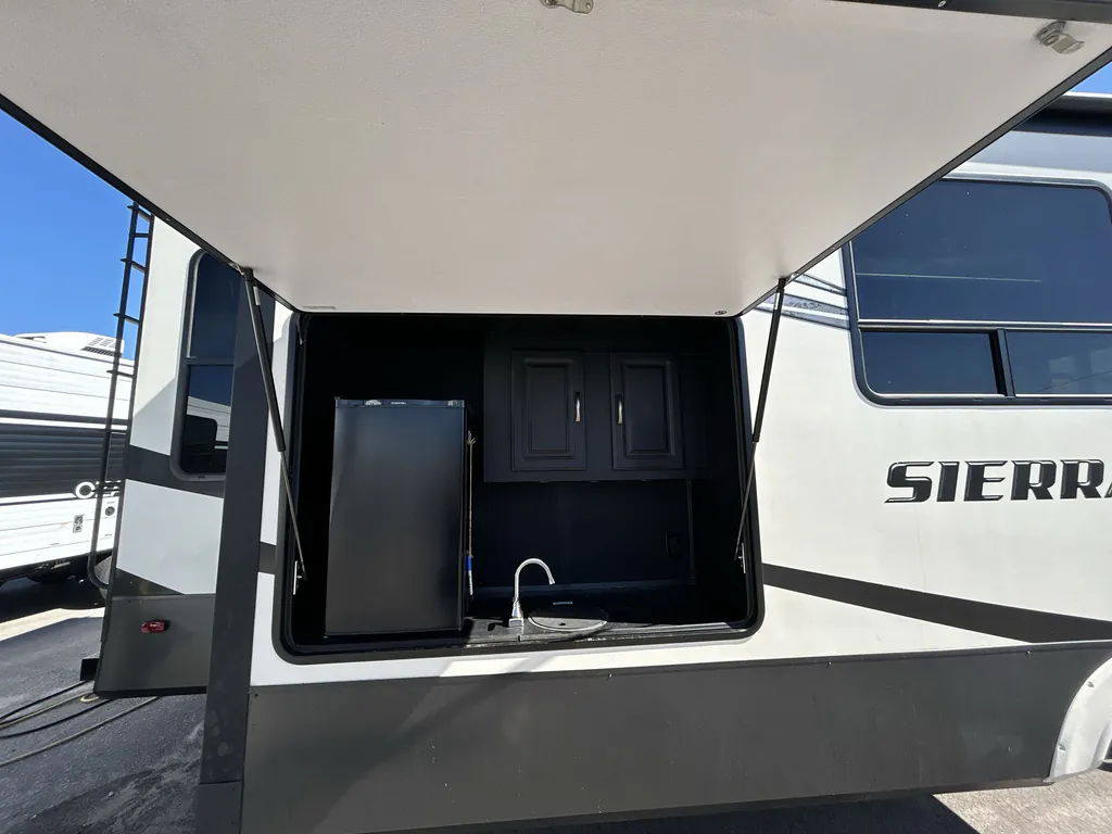 2018 Forest River Sierra 372LOK, Photos photo 22