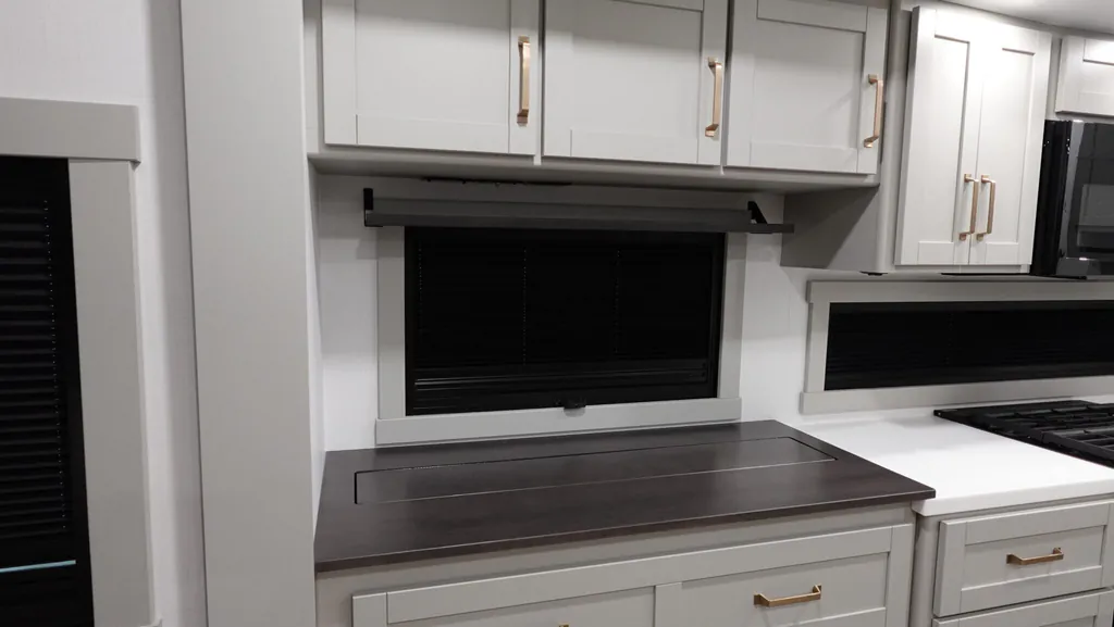 2026 Brinkley Model Z 3600, Photos photo 28