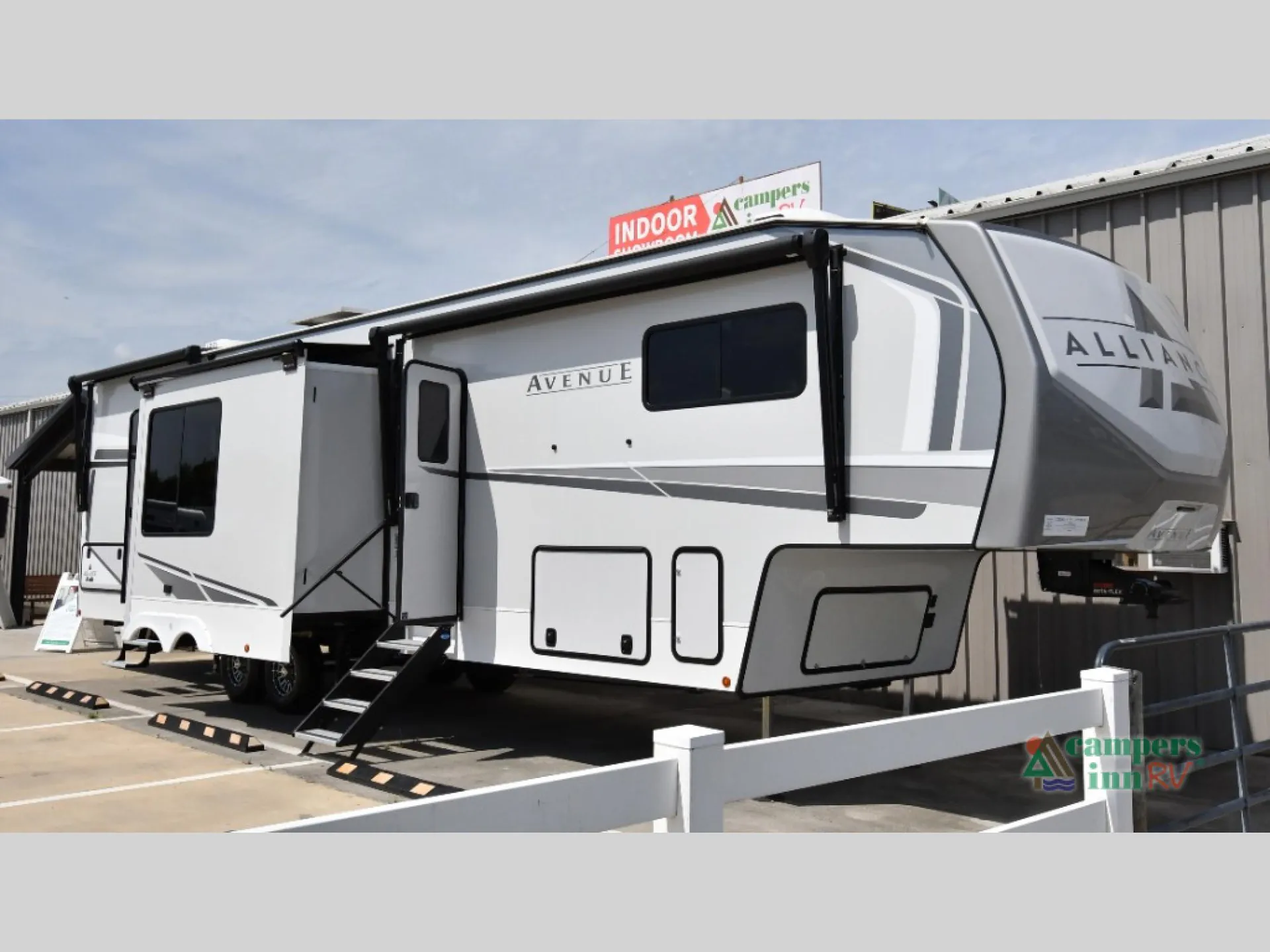 2025 Alliance RV Avenue 38DBL - Photo 2