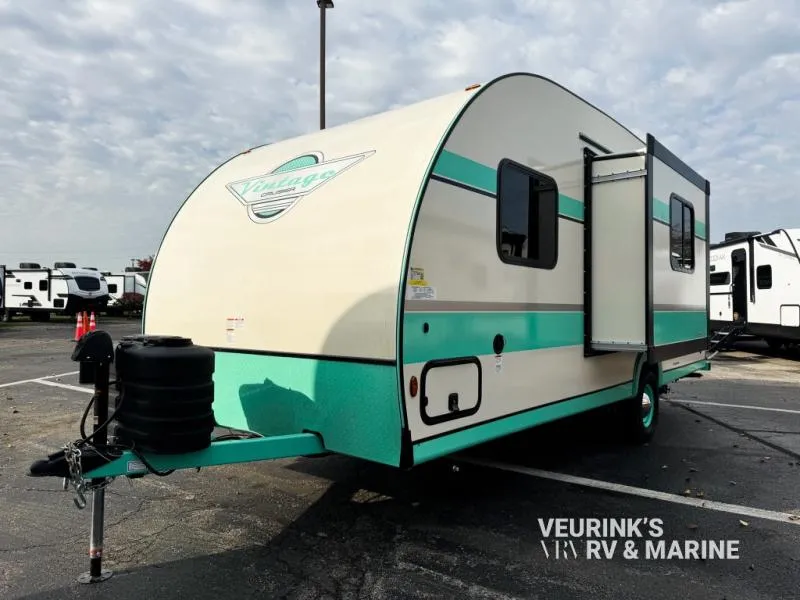 2025 Gulf Stream RV Vintage Cruiser 19CSK - Photo 3