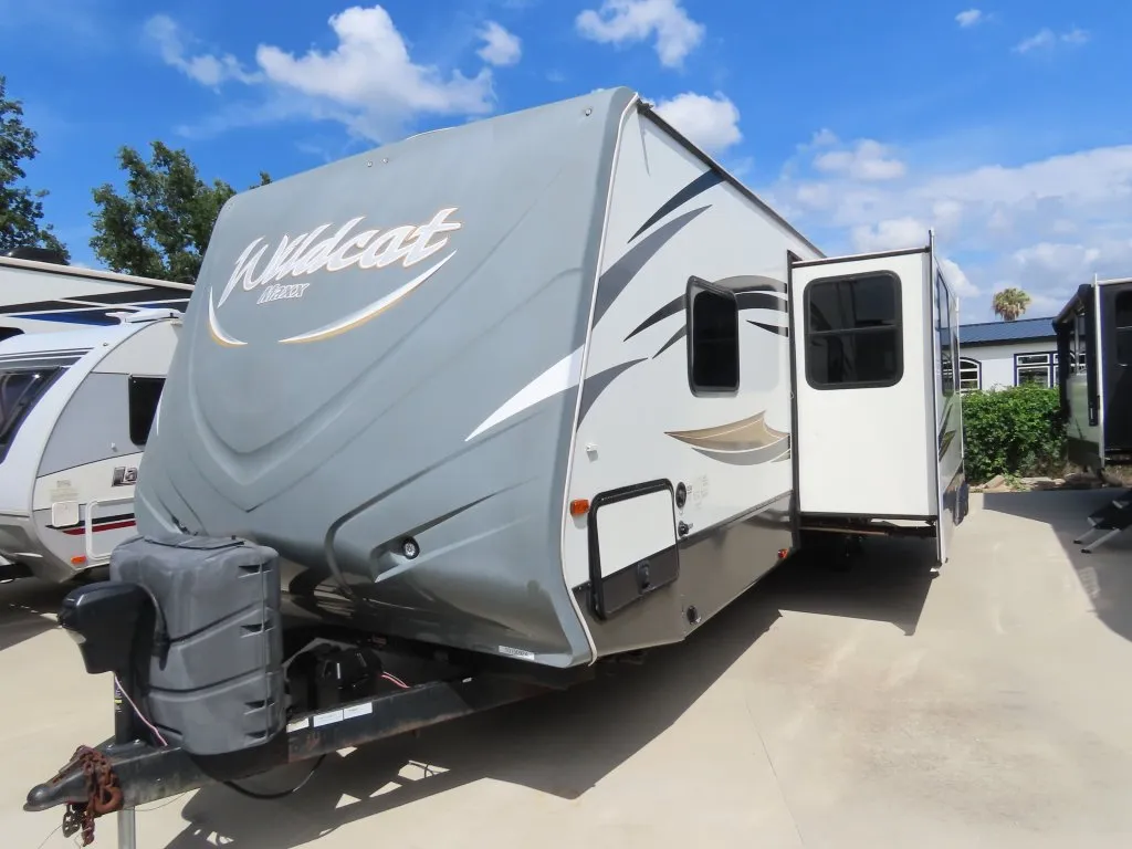 2016 Forest River WILDCAT MAXX 30DBH Travel Trailer - Photo 3