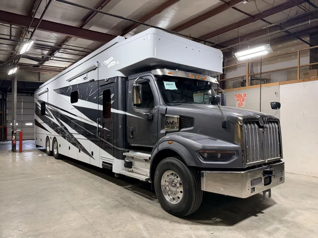 2026 ShowHauler 36KQSSL - Main photo