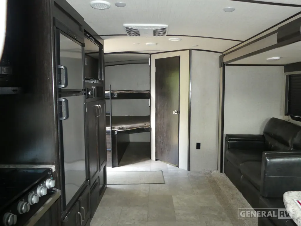 2019 Grand Design Imagine 2800BH, Photos photo 2