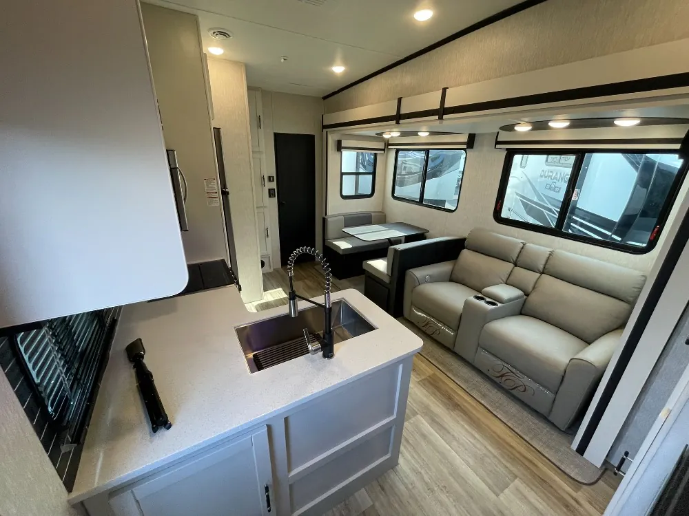 2024 CrossRoads Cruiser Aire CR32BH - Photo 3