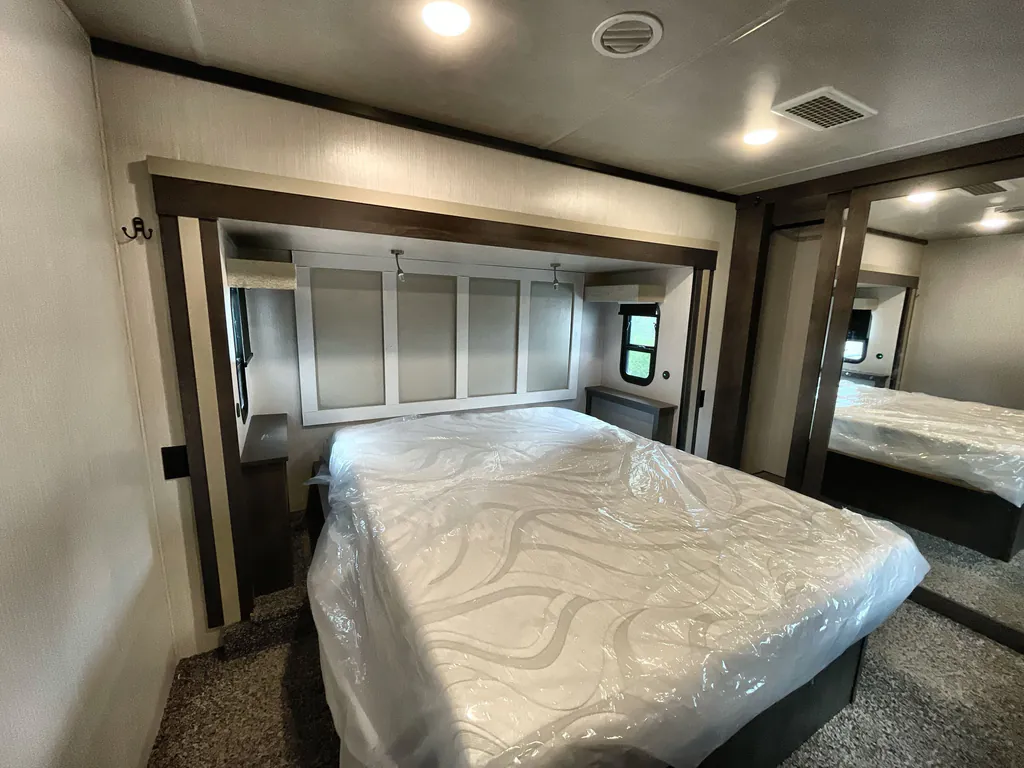 2022 Forest River Cedar Creek Champagne Edition 38EL, Photos photo 18