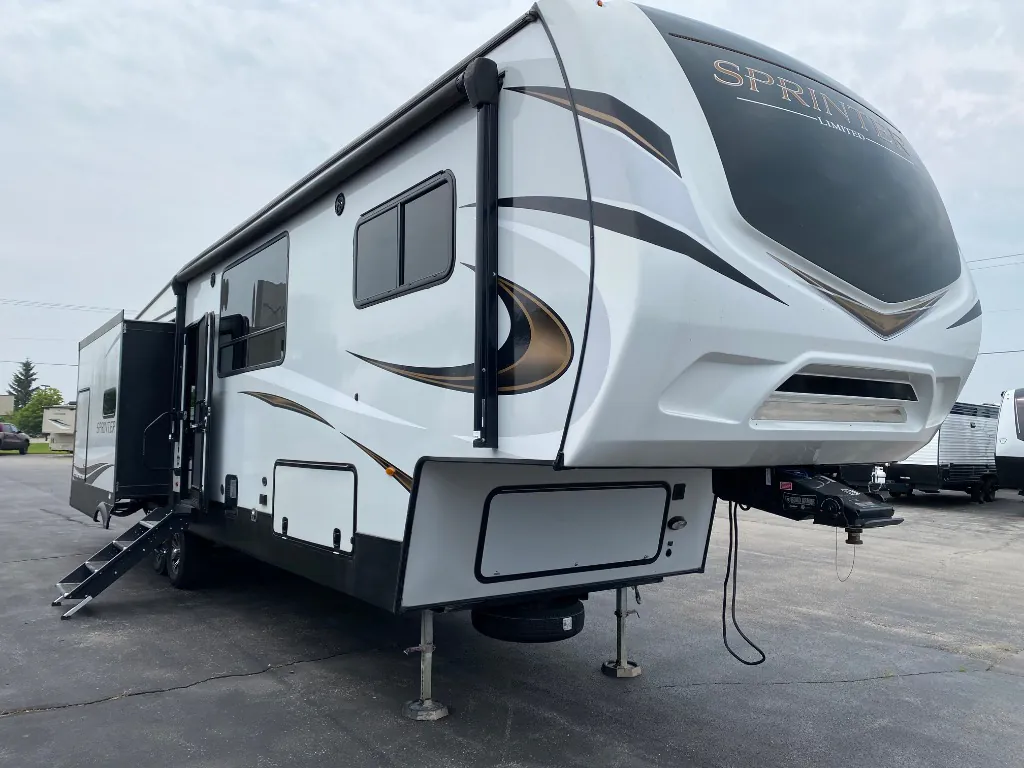 2022 Keystone Sprinter Limited 3570LFT - Photo 2