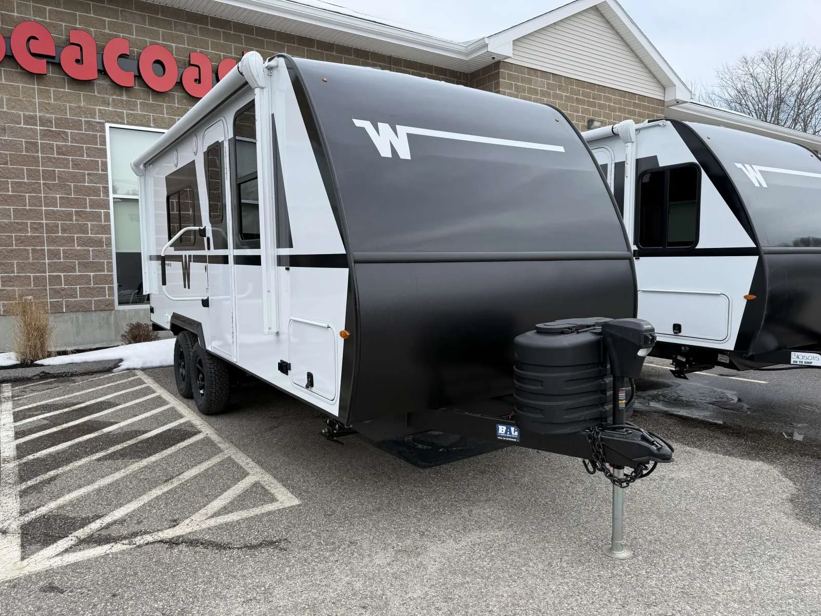 2026 Winnebago Micro Minnie 2000FRB - Photo 2