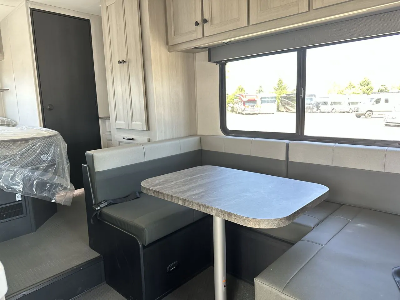 2026 Forest River Sunseeker 23504X4 - Photo 3