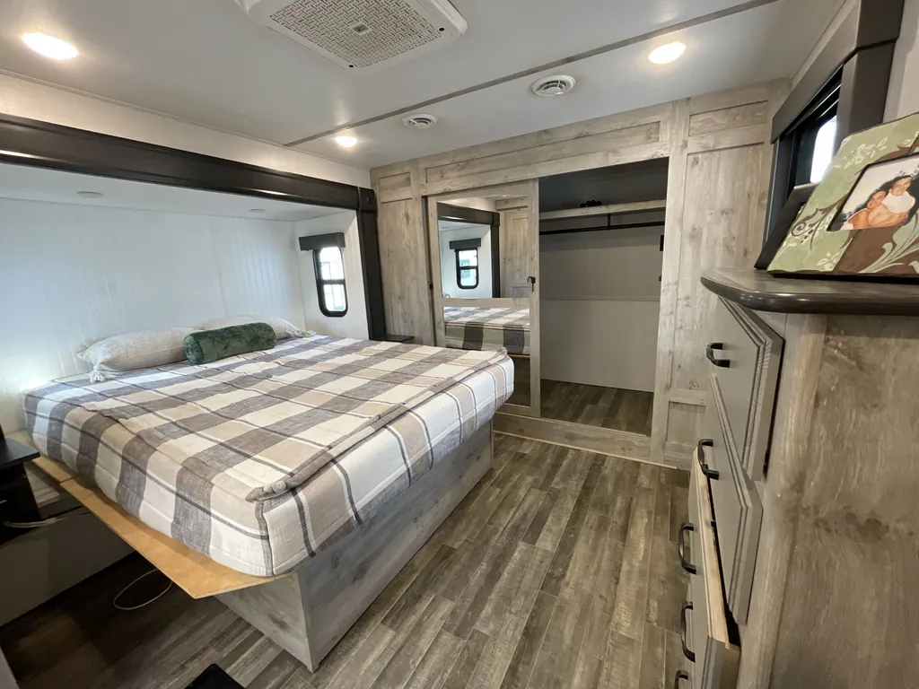 2023 Keystone Avalanche 390DS, Photos photo 16