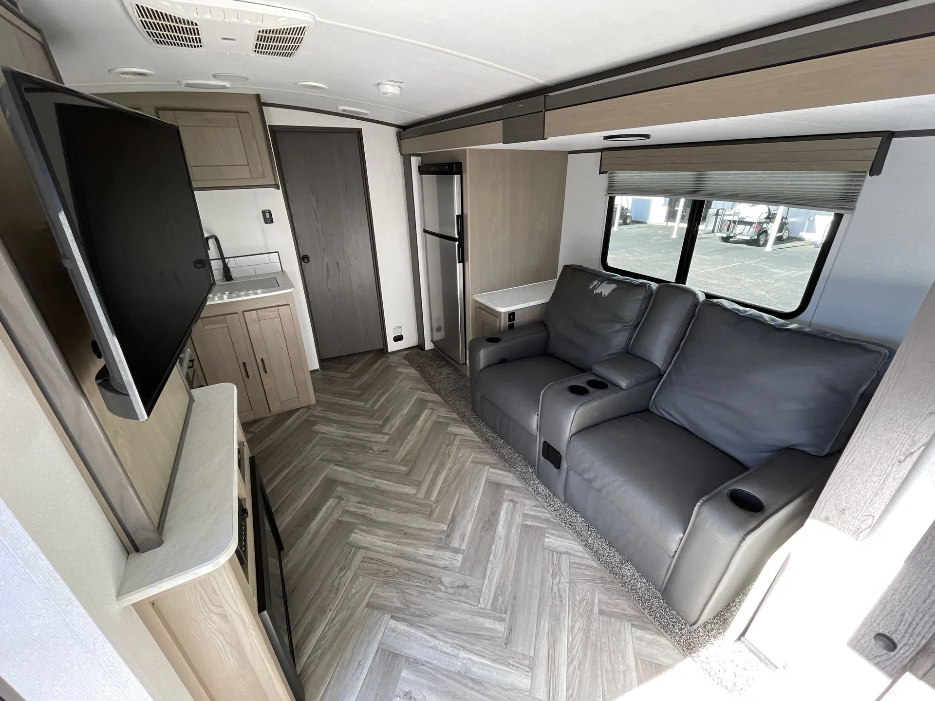 2021 Cruiser RV Shadow Cruiser 289RBS — living area main