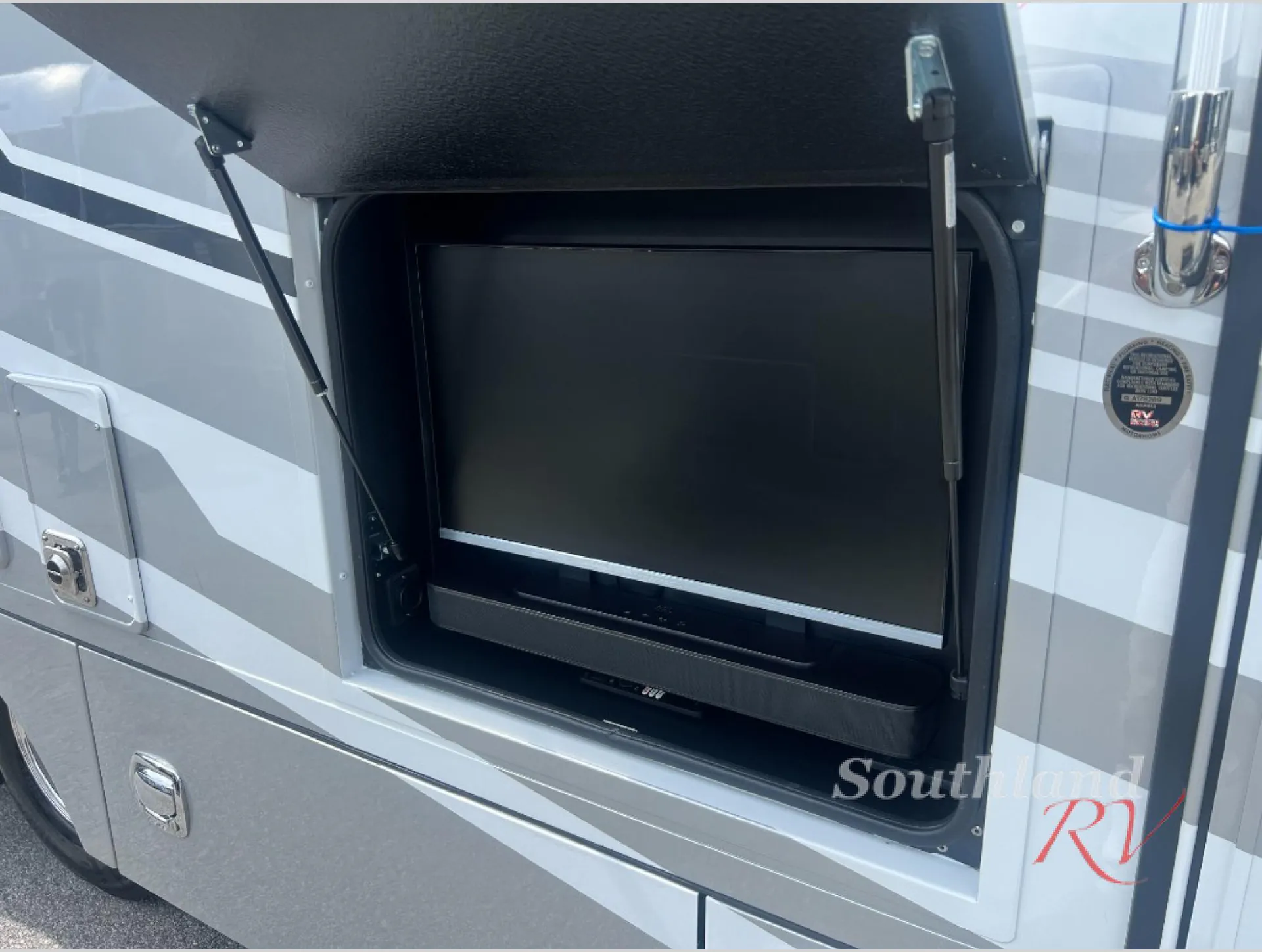 2025 Renegade RV Vienna 25DLN - Photo 4