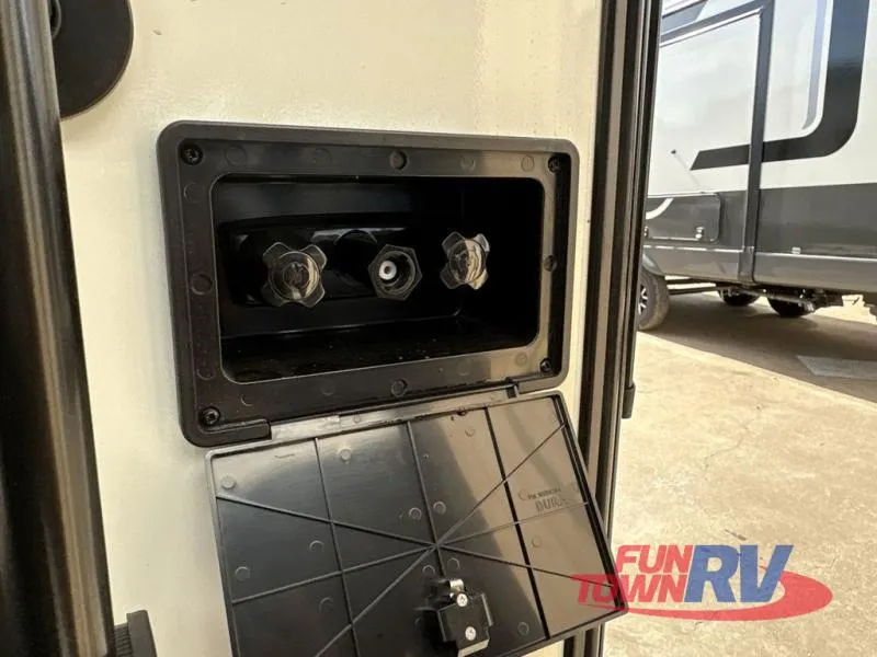 2026 Forest River Rockwood Ultra Lite 2706BH - Photo 4