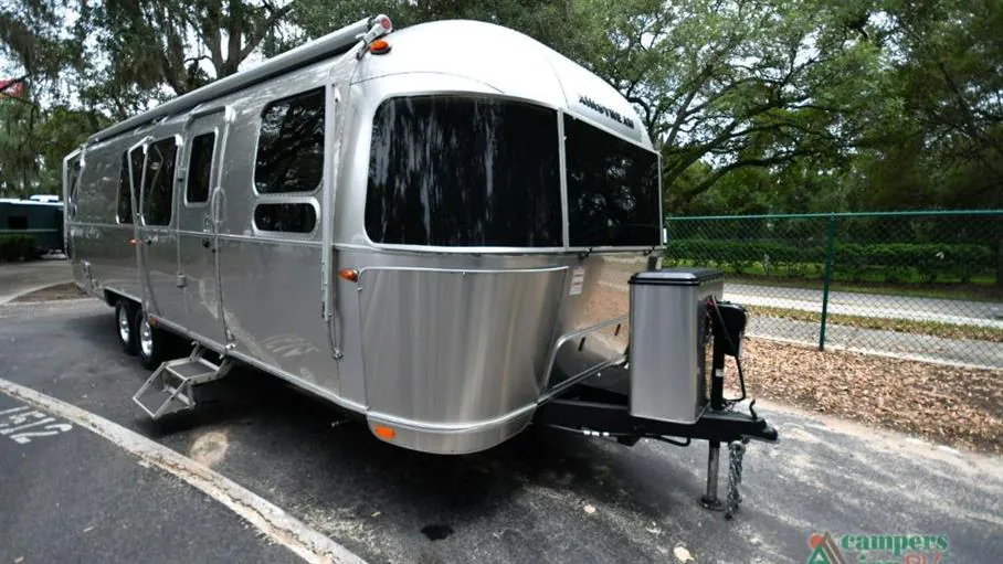 2023 Airstream Flying Cloud 30FB Office