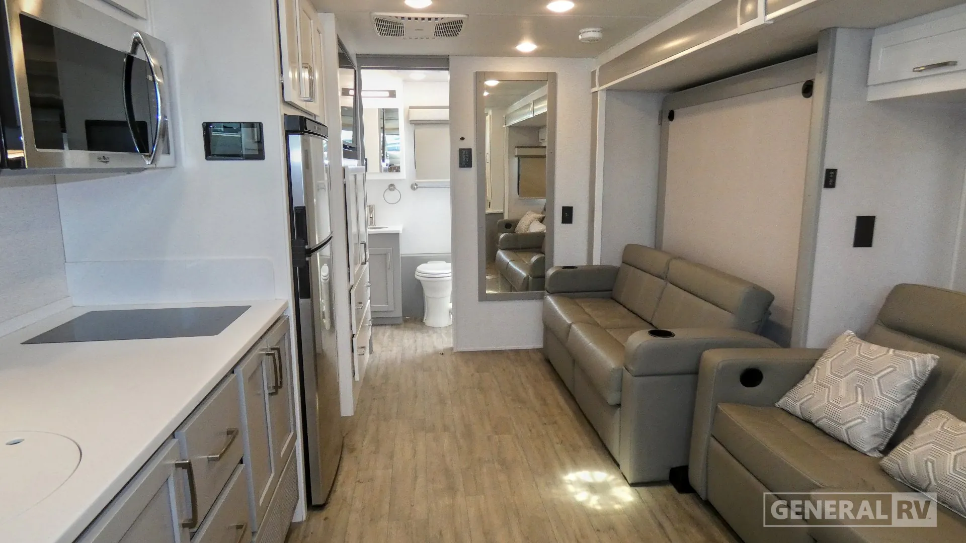 2024 Renegade RV Veracruz 30VRM - Photo 3