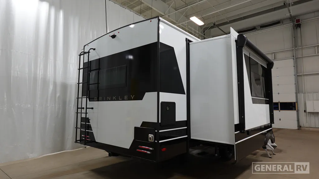 2027 Brinkley Model Z AIR 315, Photos photo 7