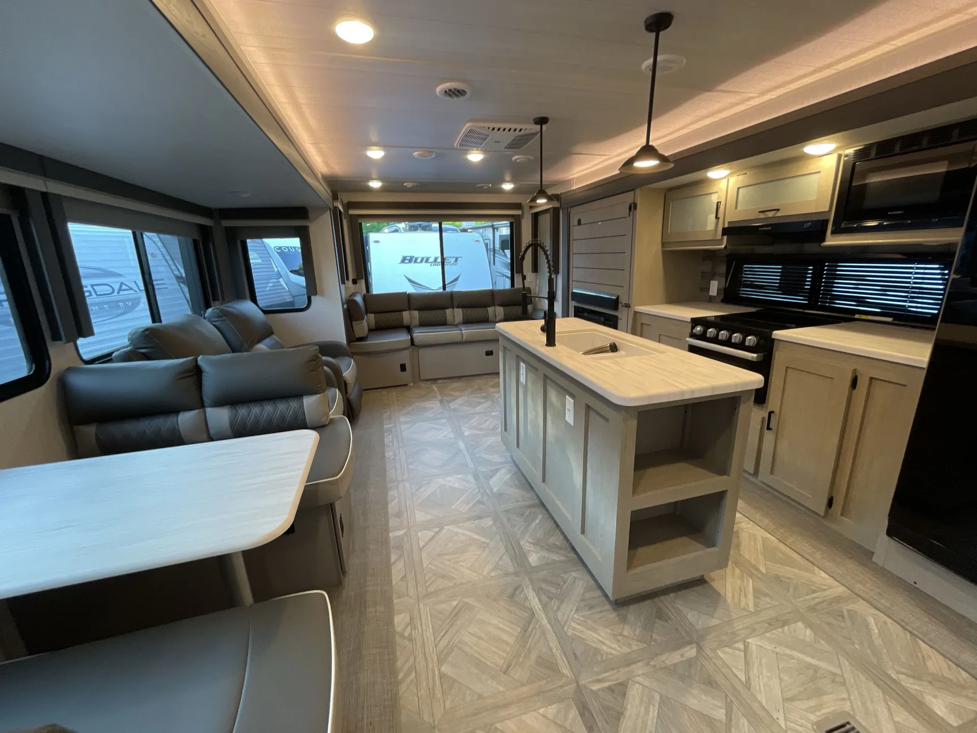 2024 Forest River Salem 27RE — living area main