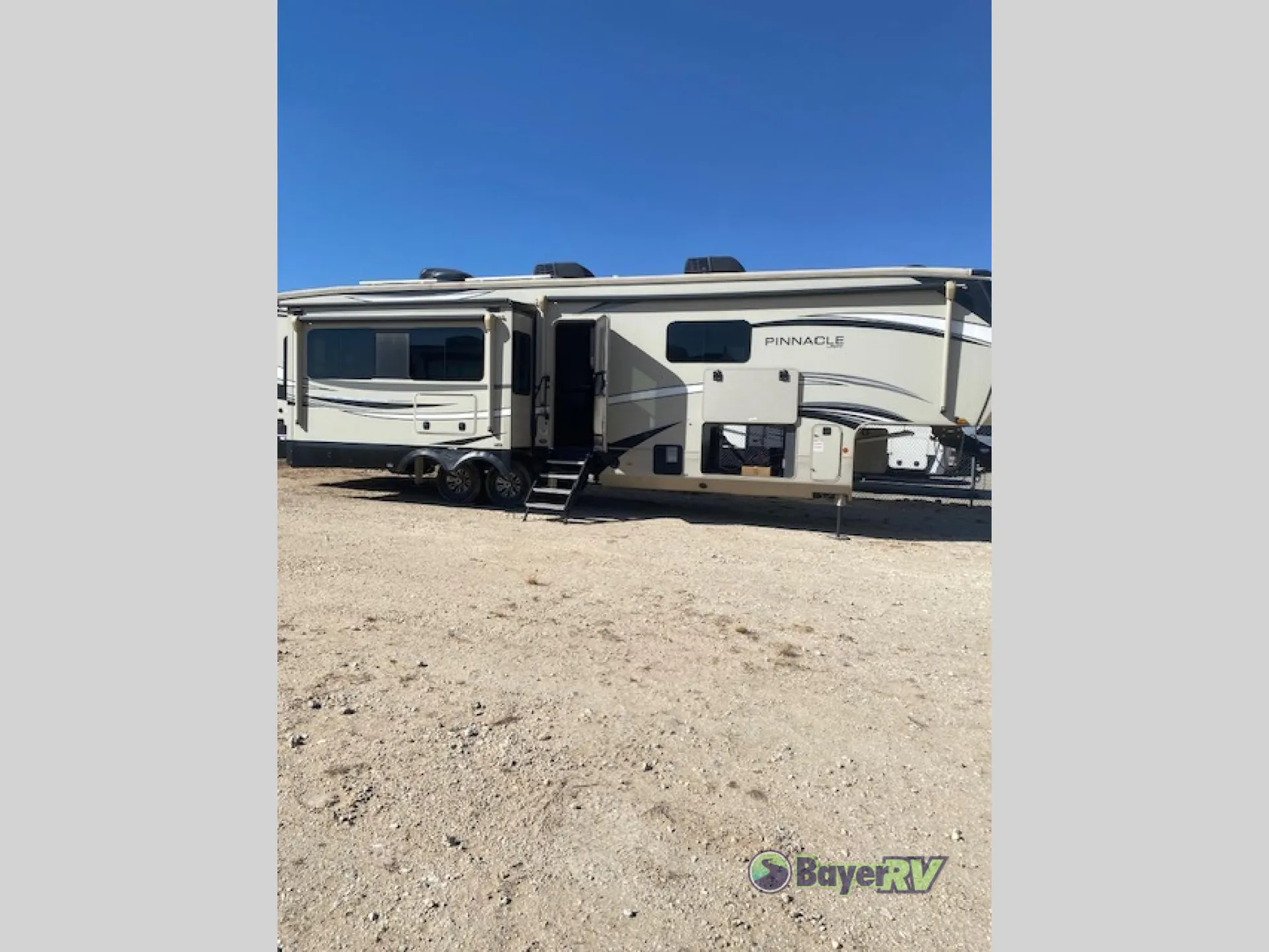 2022 Jayco Pinnacle 36FBTS - Photo 3