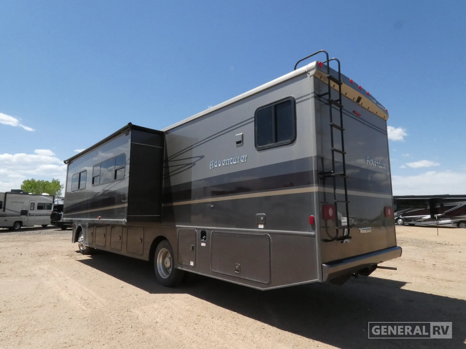 2022 Winnebago Adventurer 35F - Photo 4
