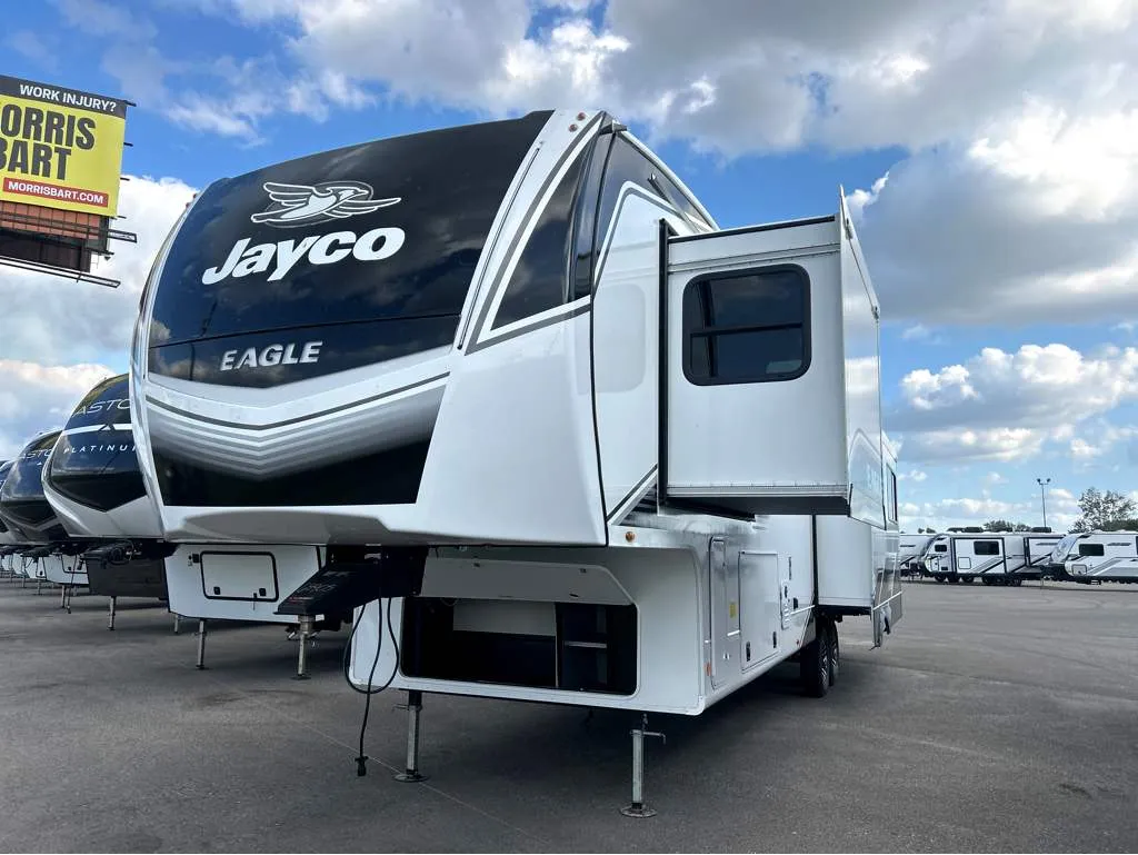 2026 Jayco Eagle 335LSTS - Photo 3