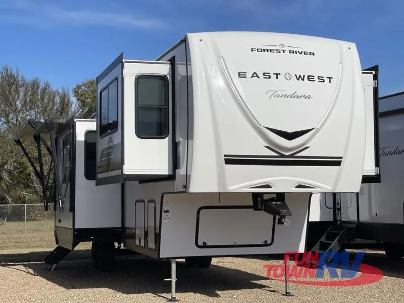 2026 East to West Tandara 390FL - Photo 2