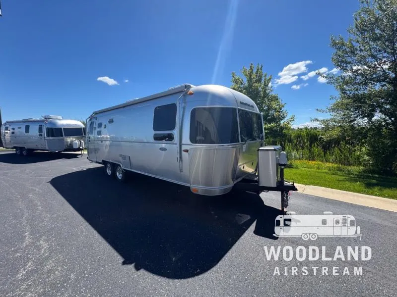 2017 Airstream Flying Cloud 27FB - Photo 2