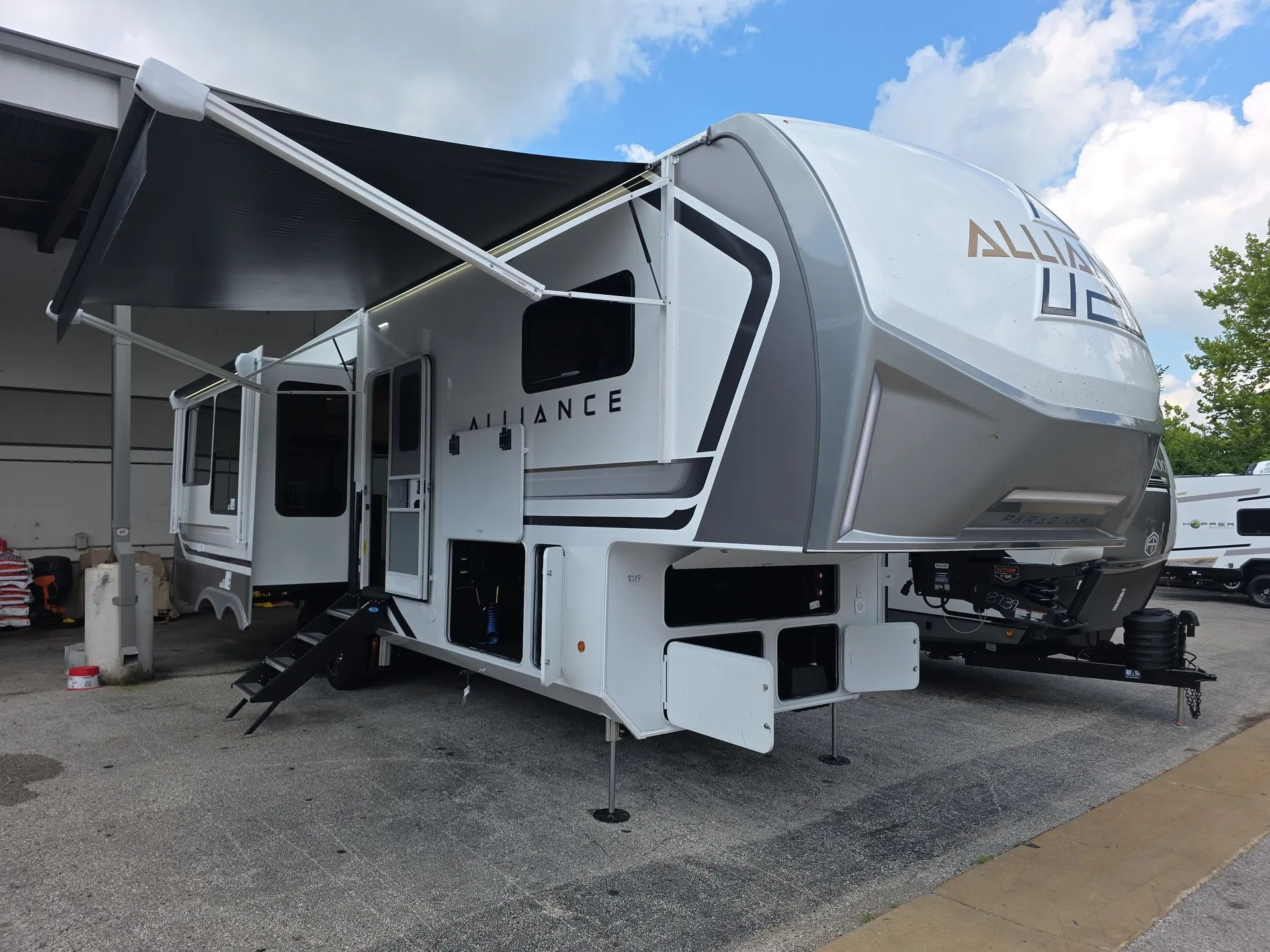 2027 Alliance RV Paradigm 310RL - Photo 2