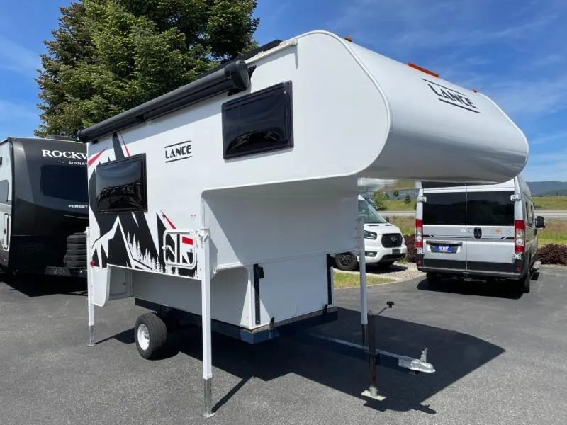 2024 Lance Lance Truck Campers Used    805 - Main photo