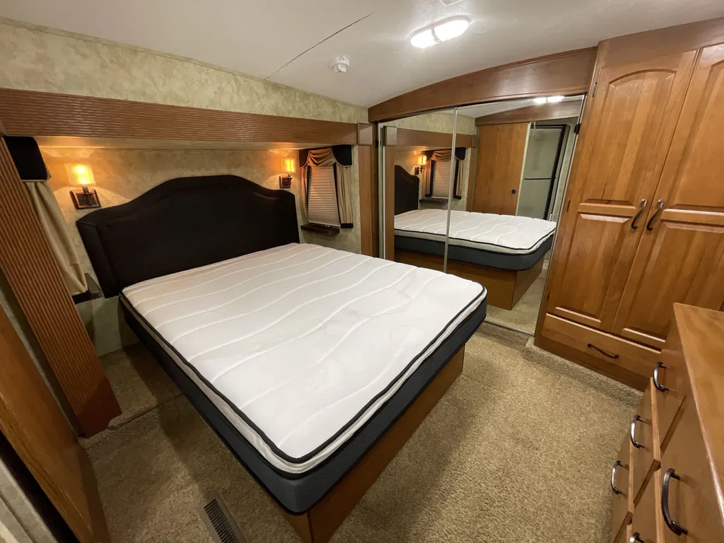 2013 Keystone Montana 3100RL, Photos photo 15