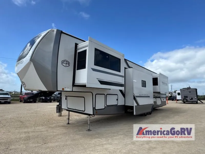 2025 Forest River Wildwood Heritage Glen Elite 36FL - Photo 2