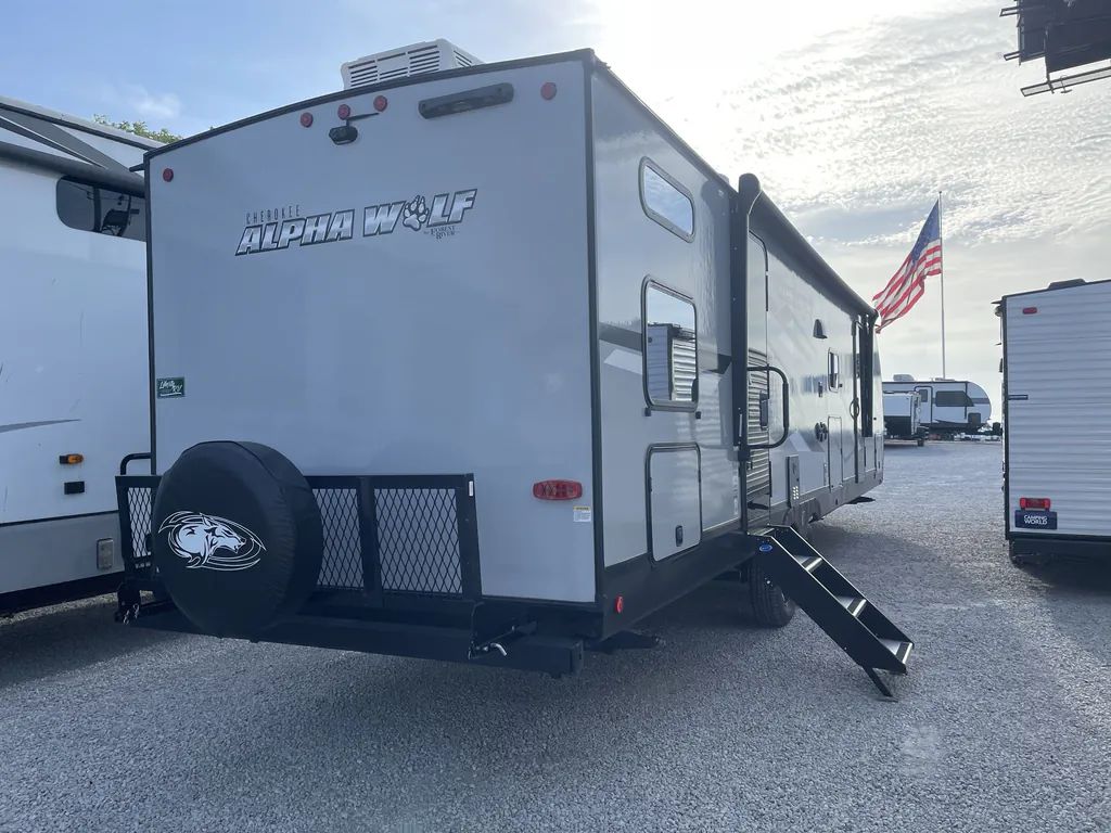 2023 Forest River Cherokee Alpha Wolf 30RDB-L, Photos photo 5