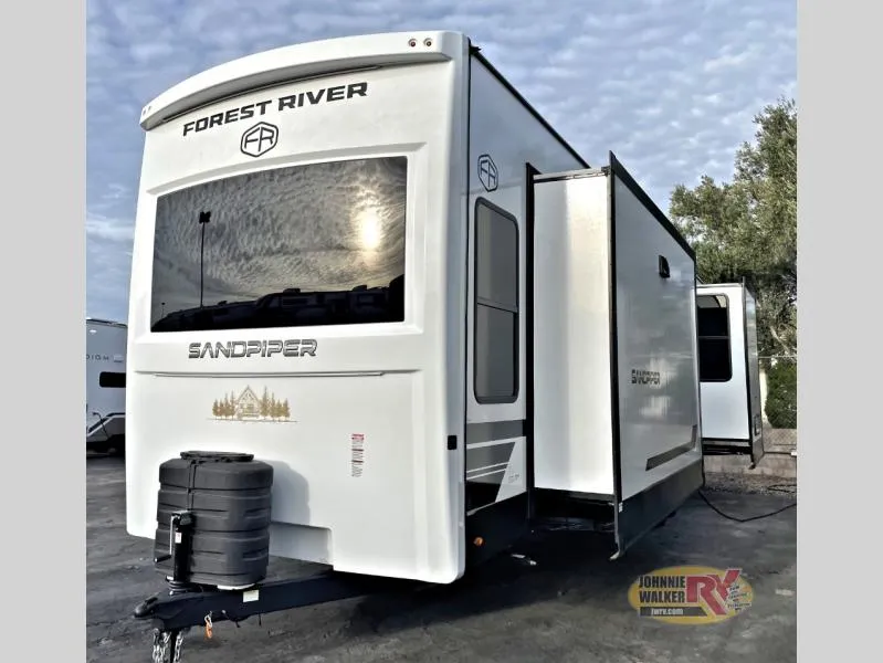 2026 Forest River Sandpiper Destination Trailers 389HBFL - Photo 4