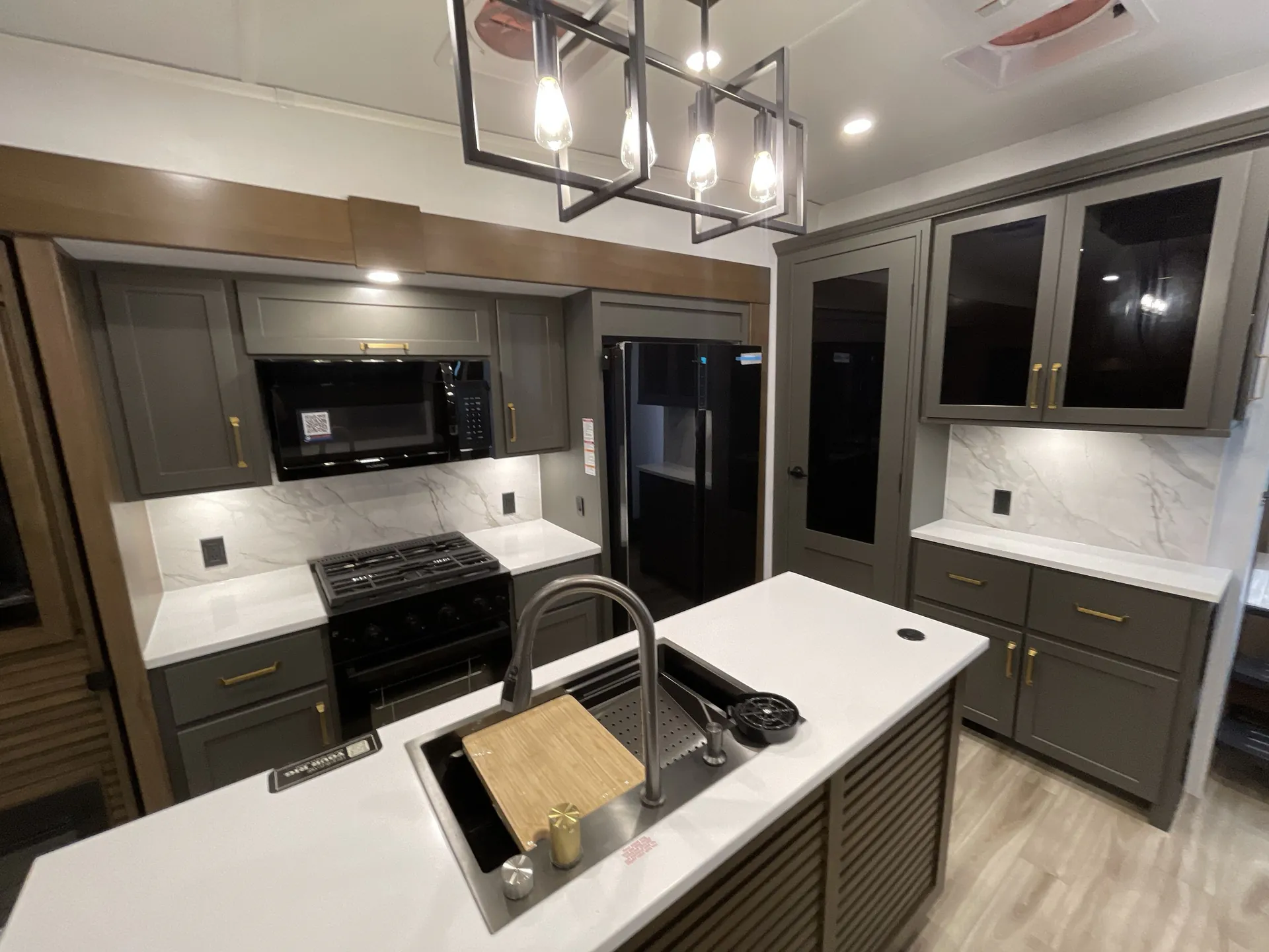 2026 Keystone Montana High Country 290RL — living area main