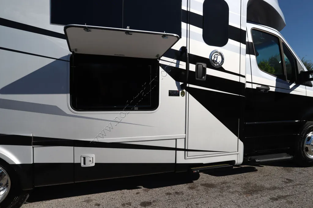 2026 Tiffin Wayfarer 25 XLW, Photos photo 22