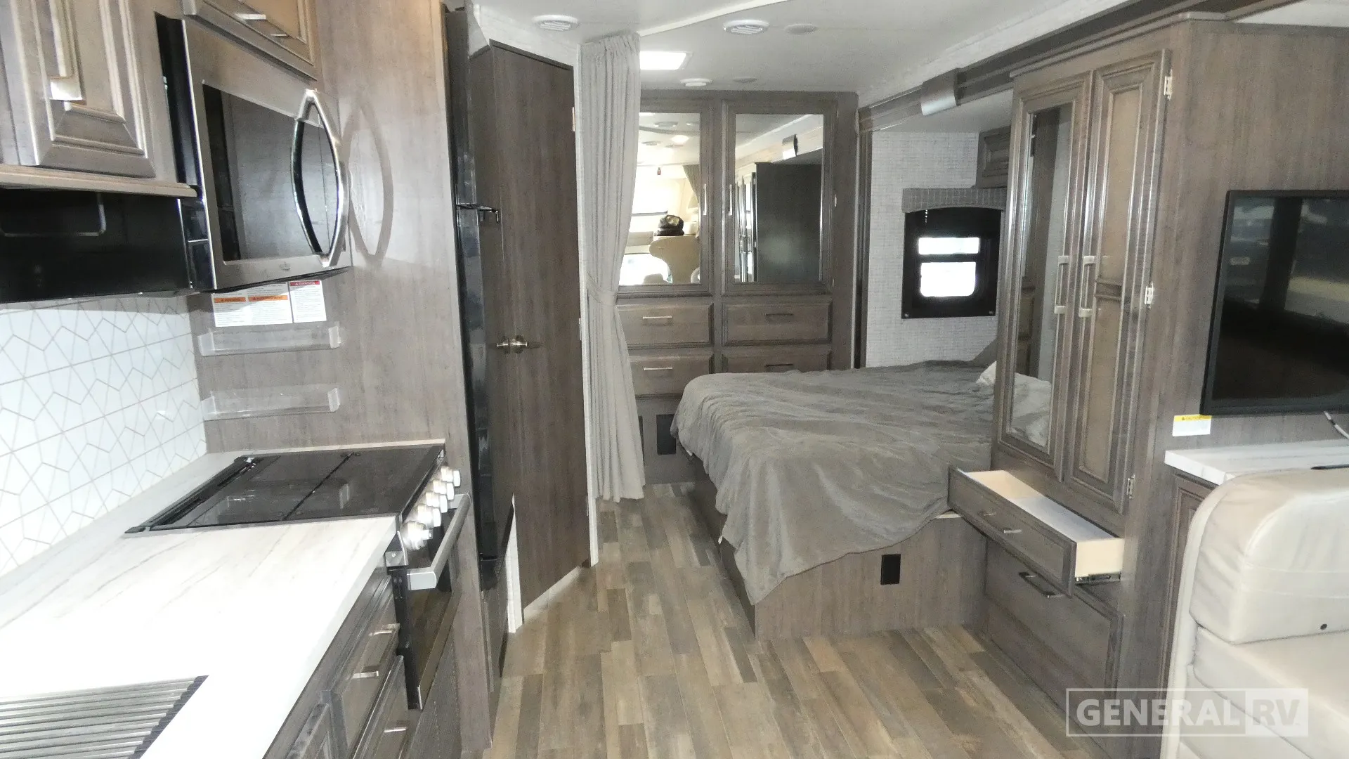 2024 Entegra Coach Odyssey 24B - Photo 3