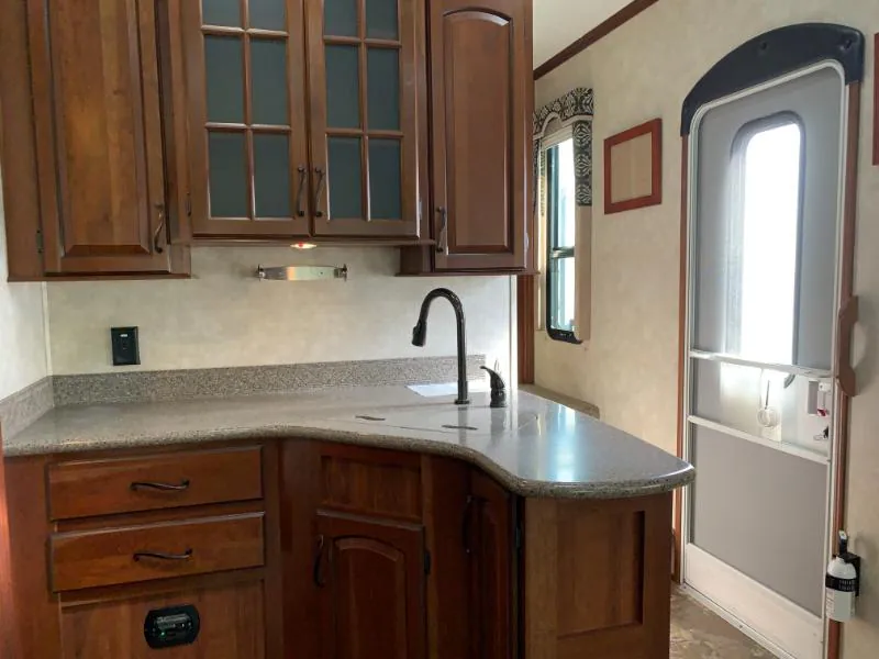 2014 Keystone Montana 3100RL, Photos photo 22