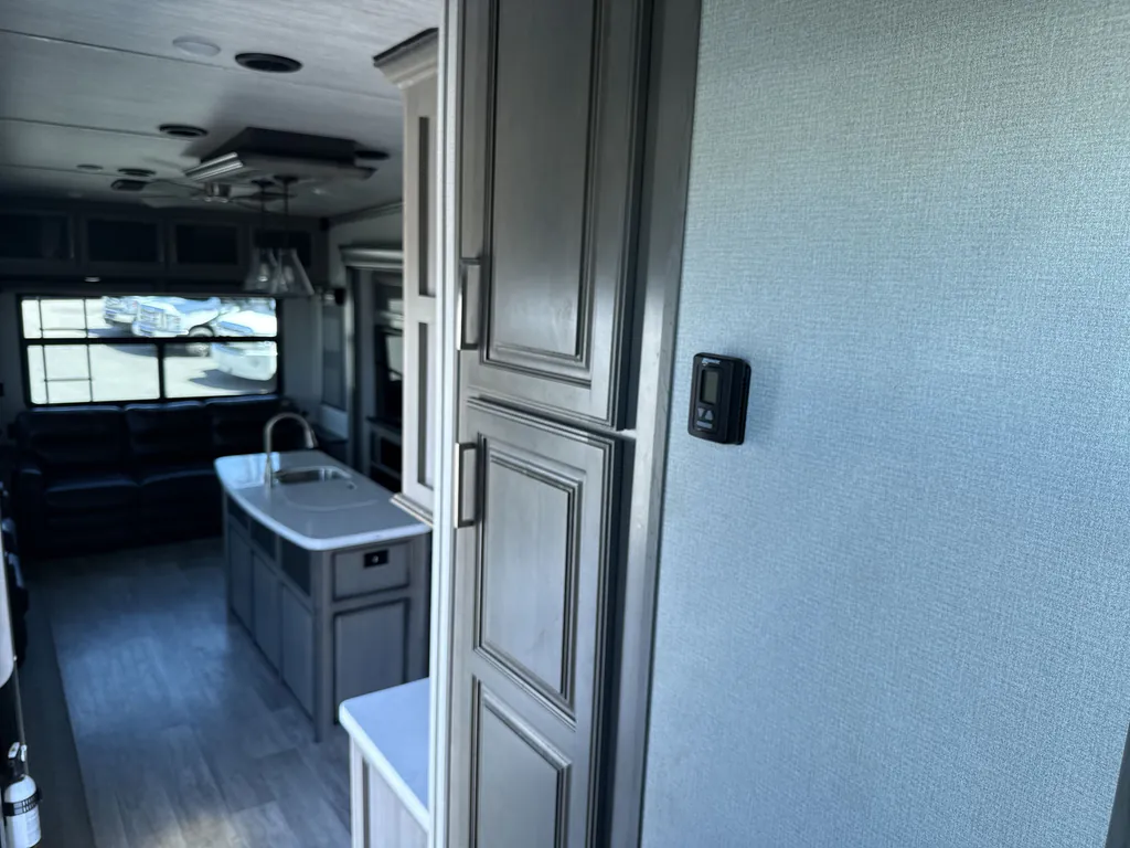 2021 Keystone Montana 3231CK, Photos photo 13