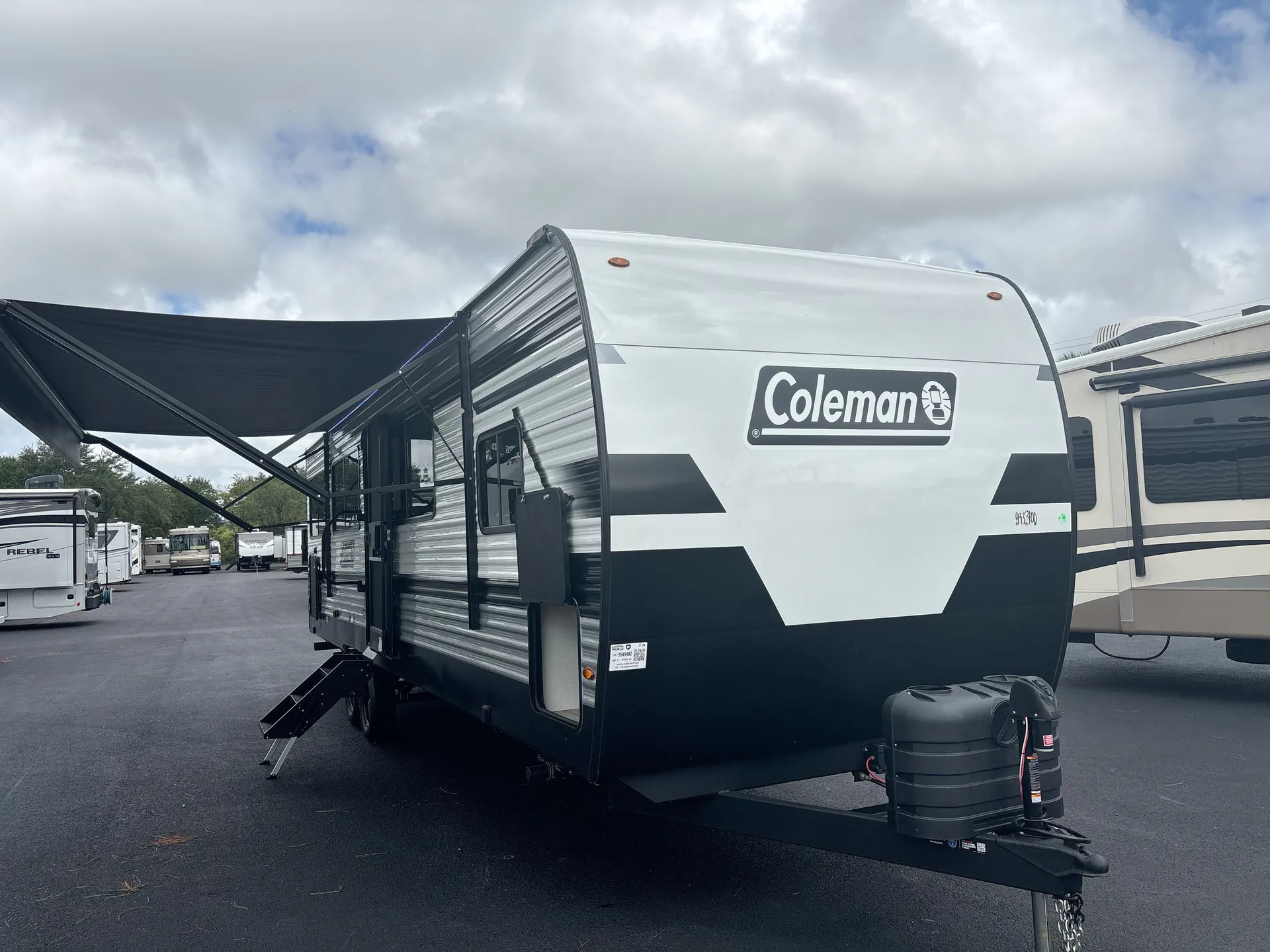 2027 Keystone Coleman Lantern 29RKS dealer photo 1 from Camping World