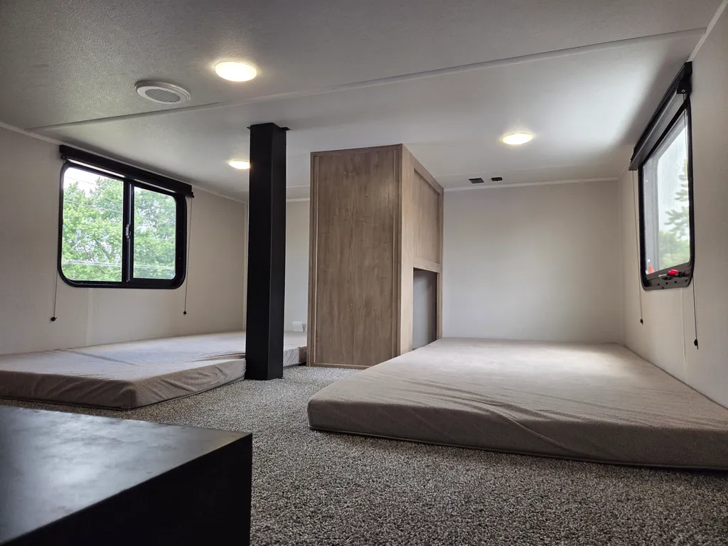 2027 Forest River Cherokee Timberwolf 39DC, Photos photo 25