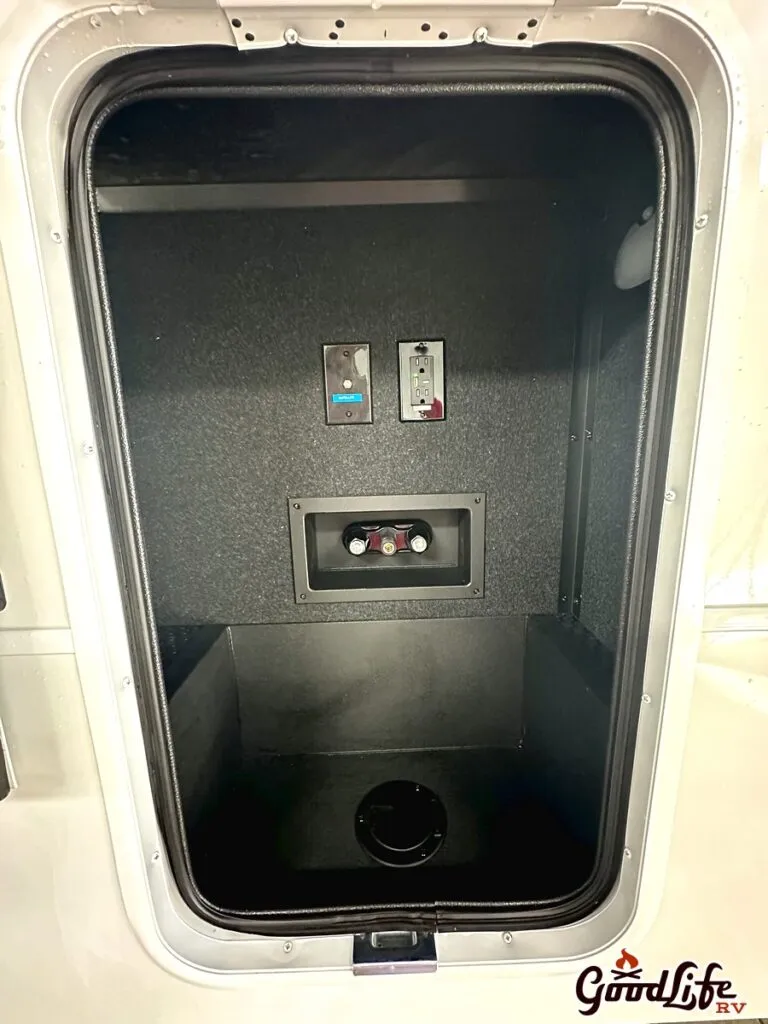 2026 Brinkley Model Z 3600, Photos photo 10