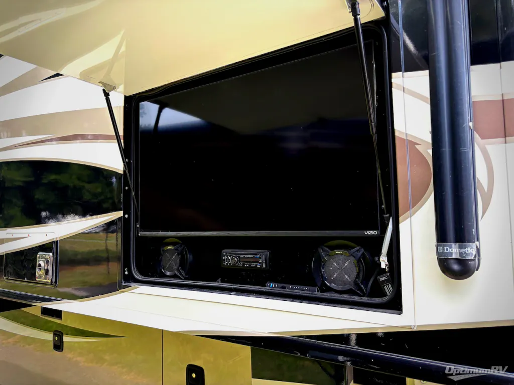 2017 Fleetwood Pace Arrow LXE 38K, Photos photo 24