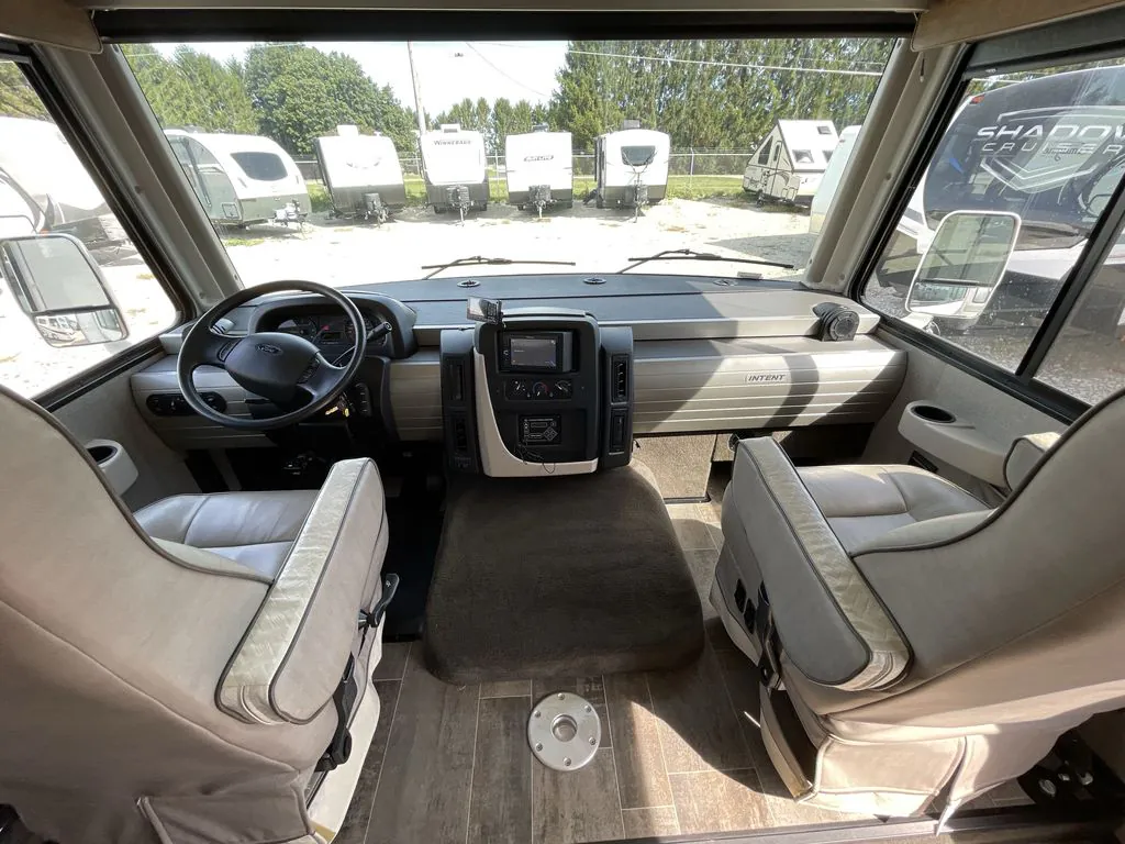 2018 Winnebago Intent 30R - Photo 4