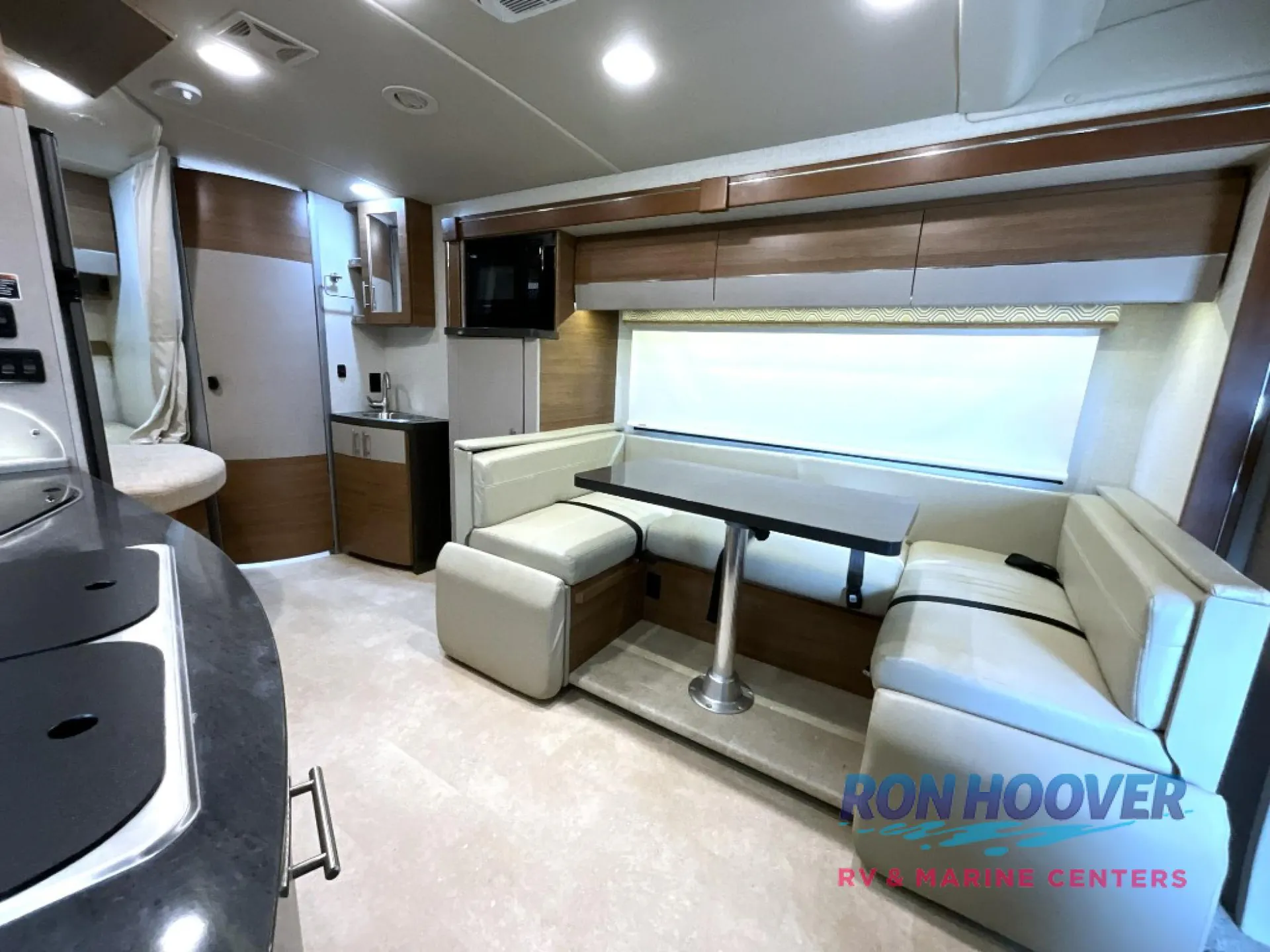2016 Winnebago Navion 24D - Photo 3
