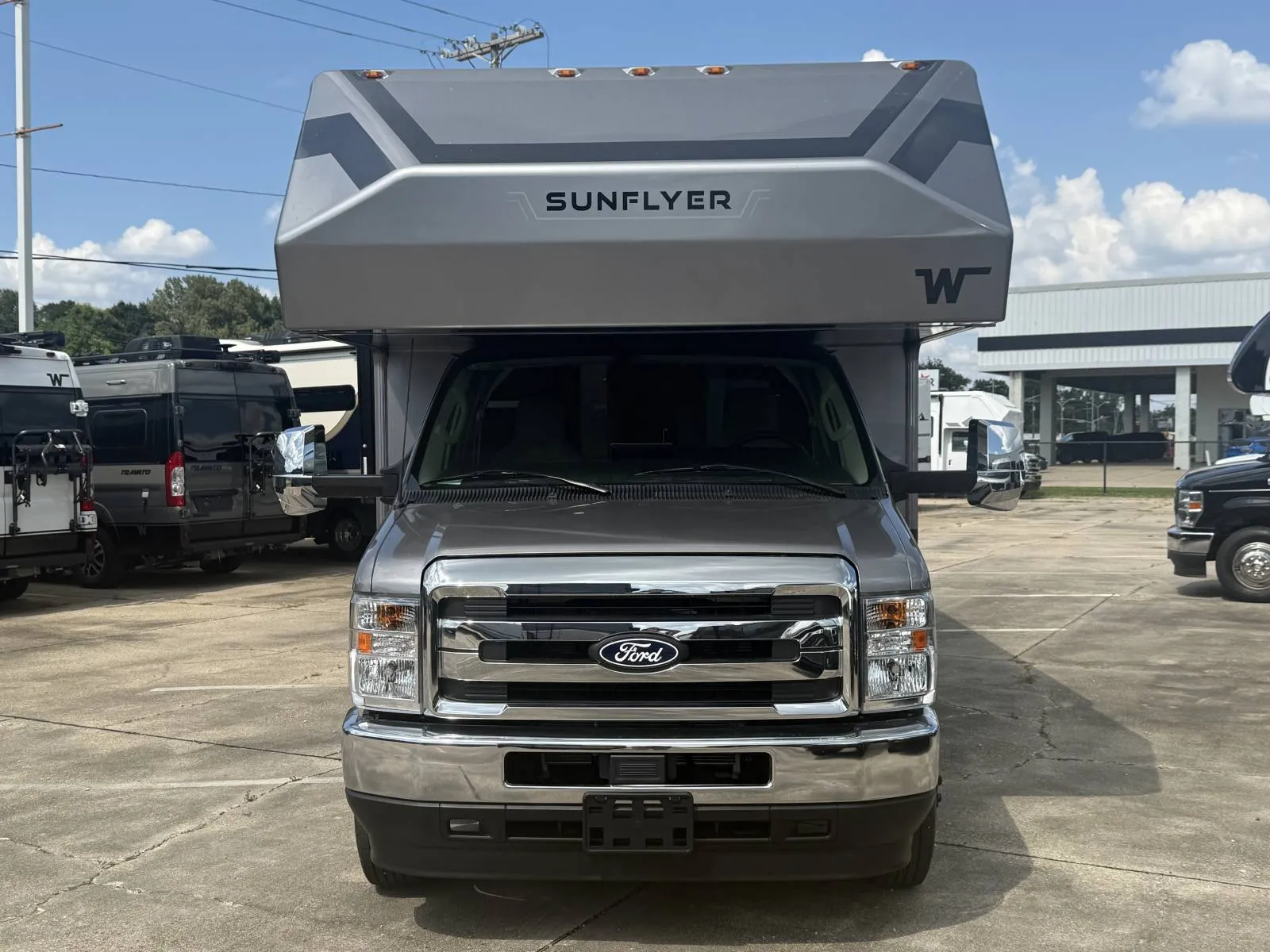 2027 Winnebago Sunflyer 28MB - Photo 3
