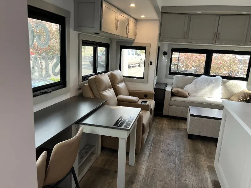 2026 Brinkley Model Z 3600, Photos photo 5