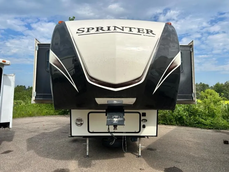 2017 Keystone Sprinter 334FWFLS - Photo 2