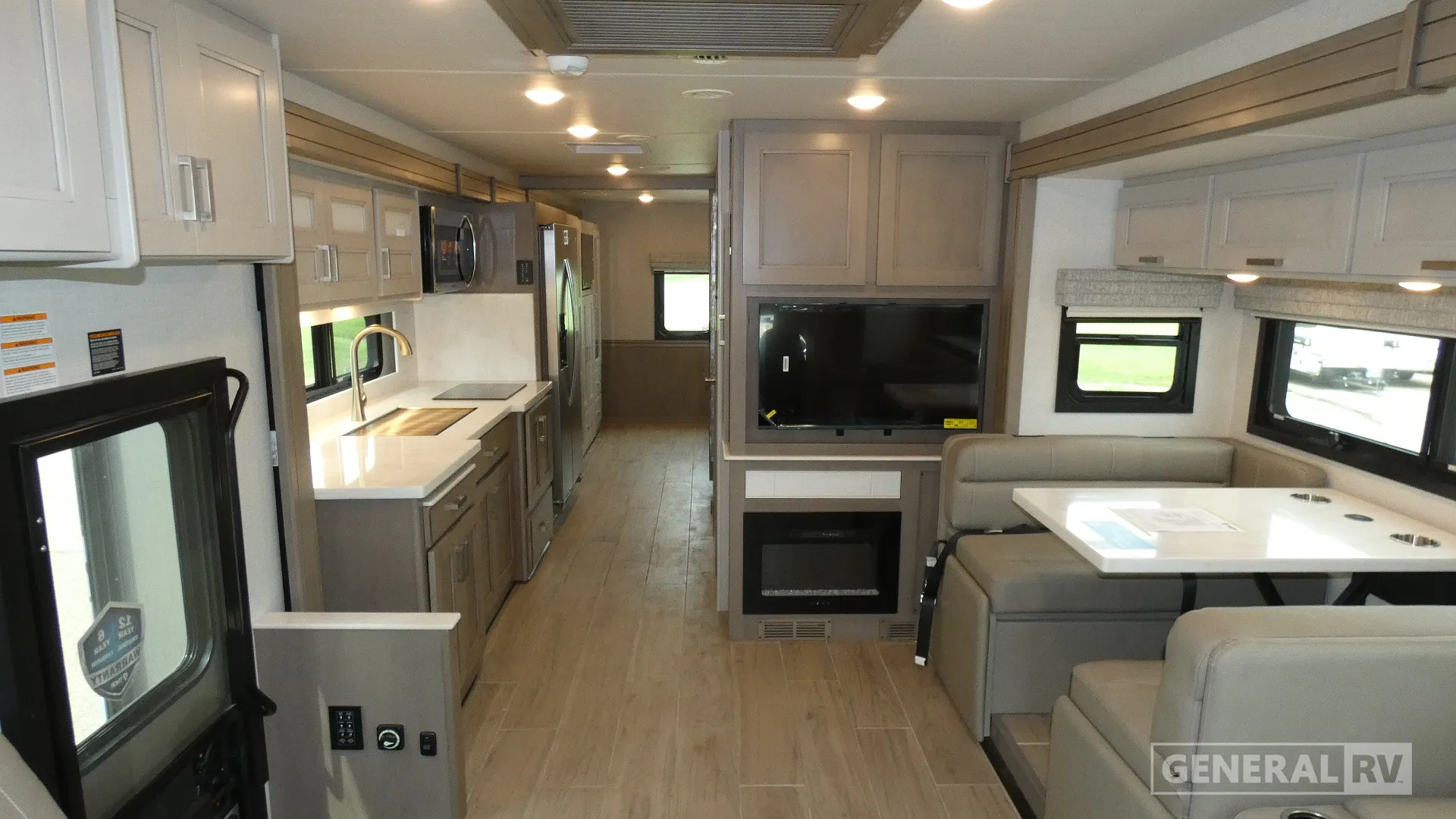 2026 Thor Motor Coach Pasadena SV 38FX - Photo 3