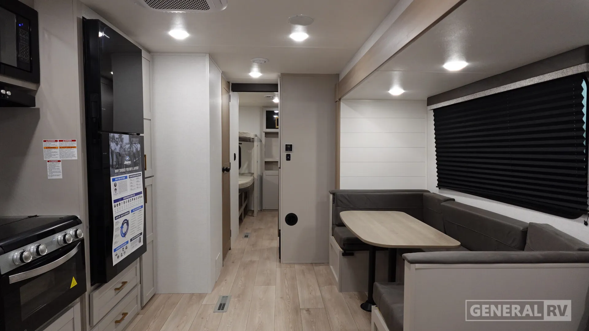 2027 Jayco Jay Flight SLX 321BDS - Photo 3