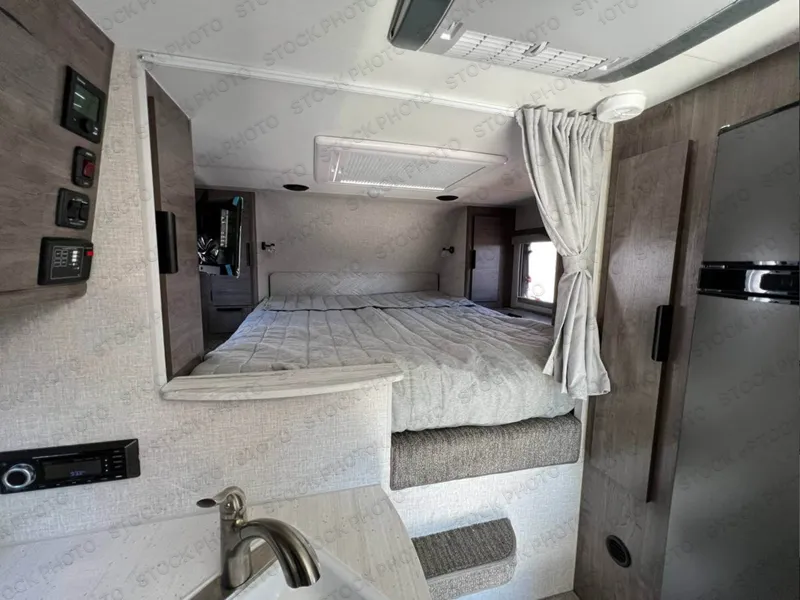 2026 Lance Lance Truck Campers New    850 - Photo 3
