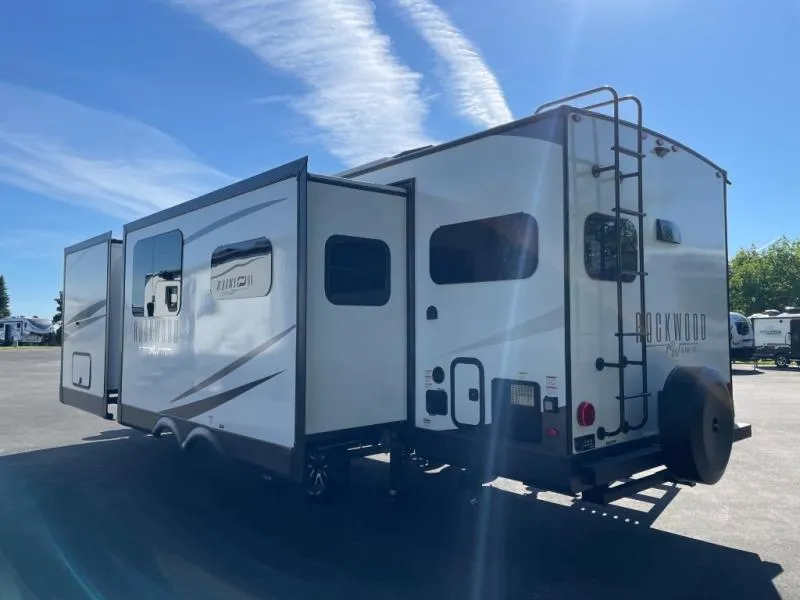 2025 Forest River Rockwood Ultra Lite 2614BS - Photo 4