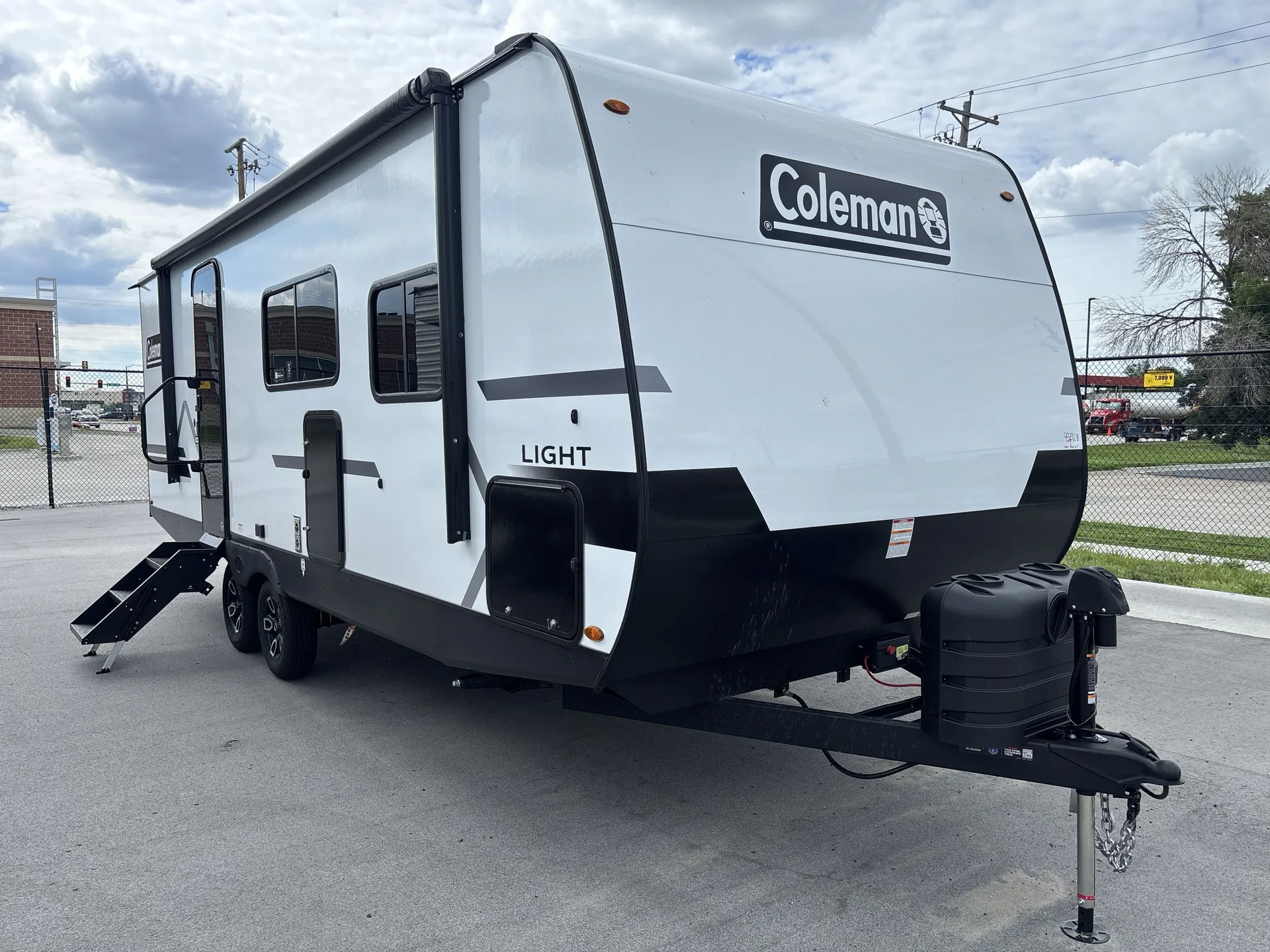 2027 Keystone Coleman Light 22BX - Photo 2
